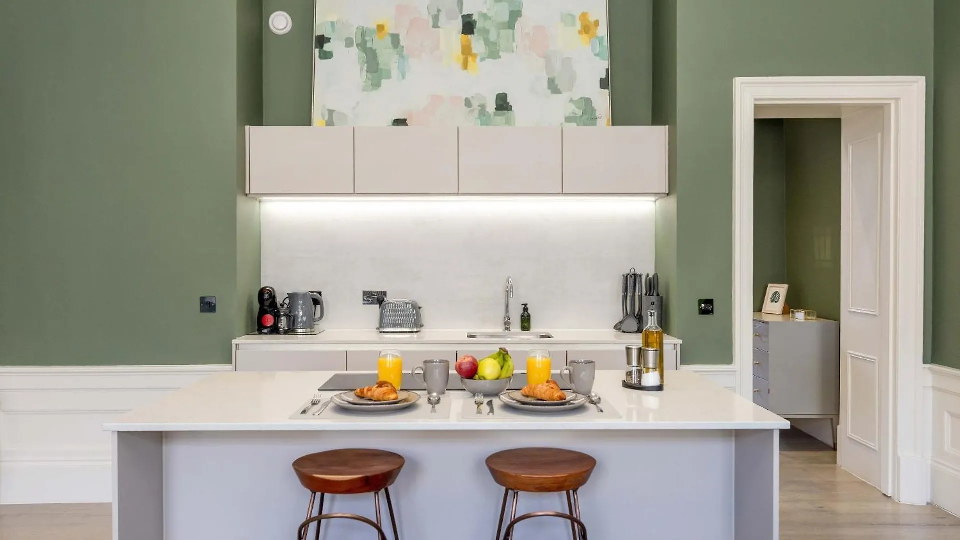 Dragon Suites - Alina Suite - 1 Bed City Centre Luxury Apartment Edinburgh 0*,